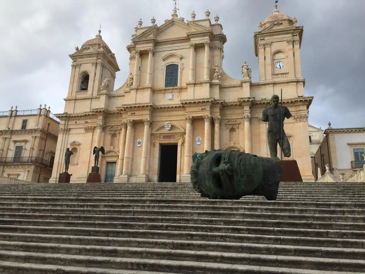 Love At First Sight Noto 0*,  Itália